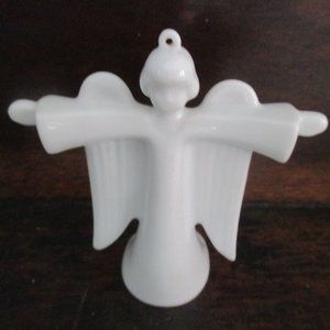 Bright White Angel with Outstretched Arms Vintage Ceramic Ornament Classic Rose